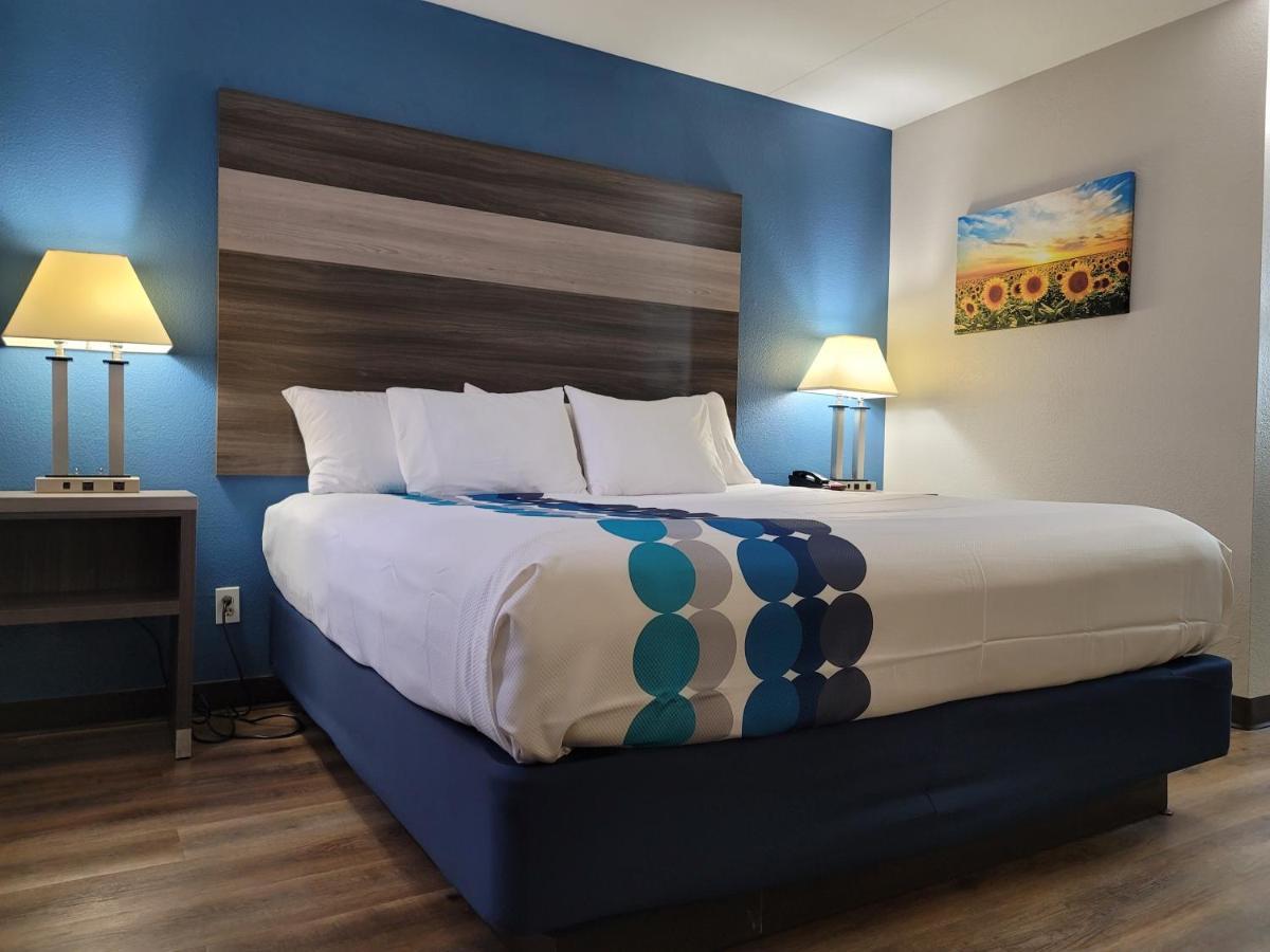Hotel Wingate By Wyndham Wichita Airport Extérieur photo