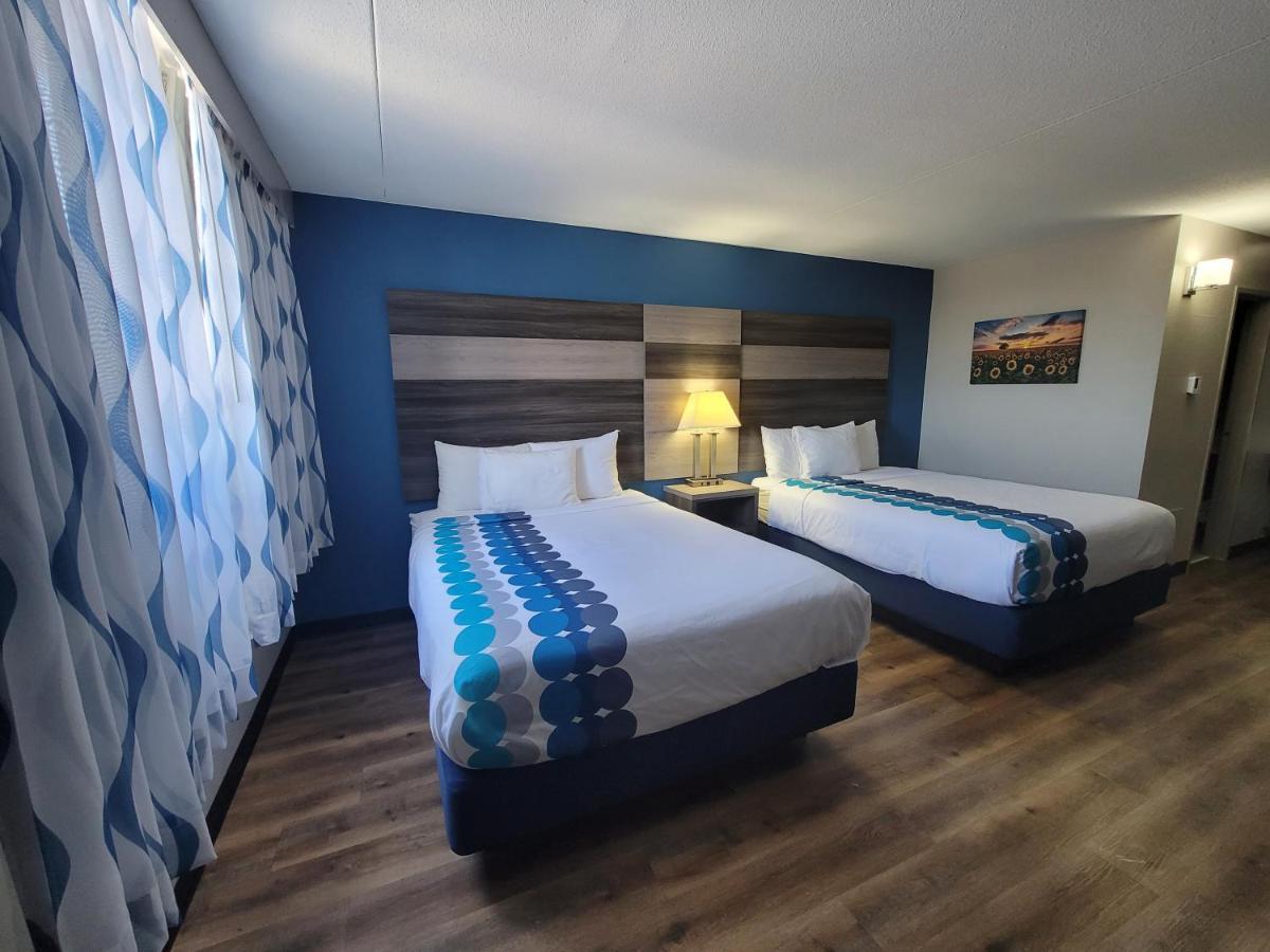 Hotel Wingate By Wyndham Wichita Airport Extérieur photo