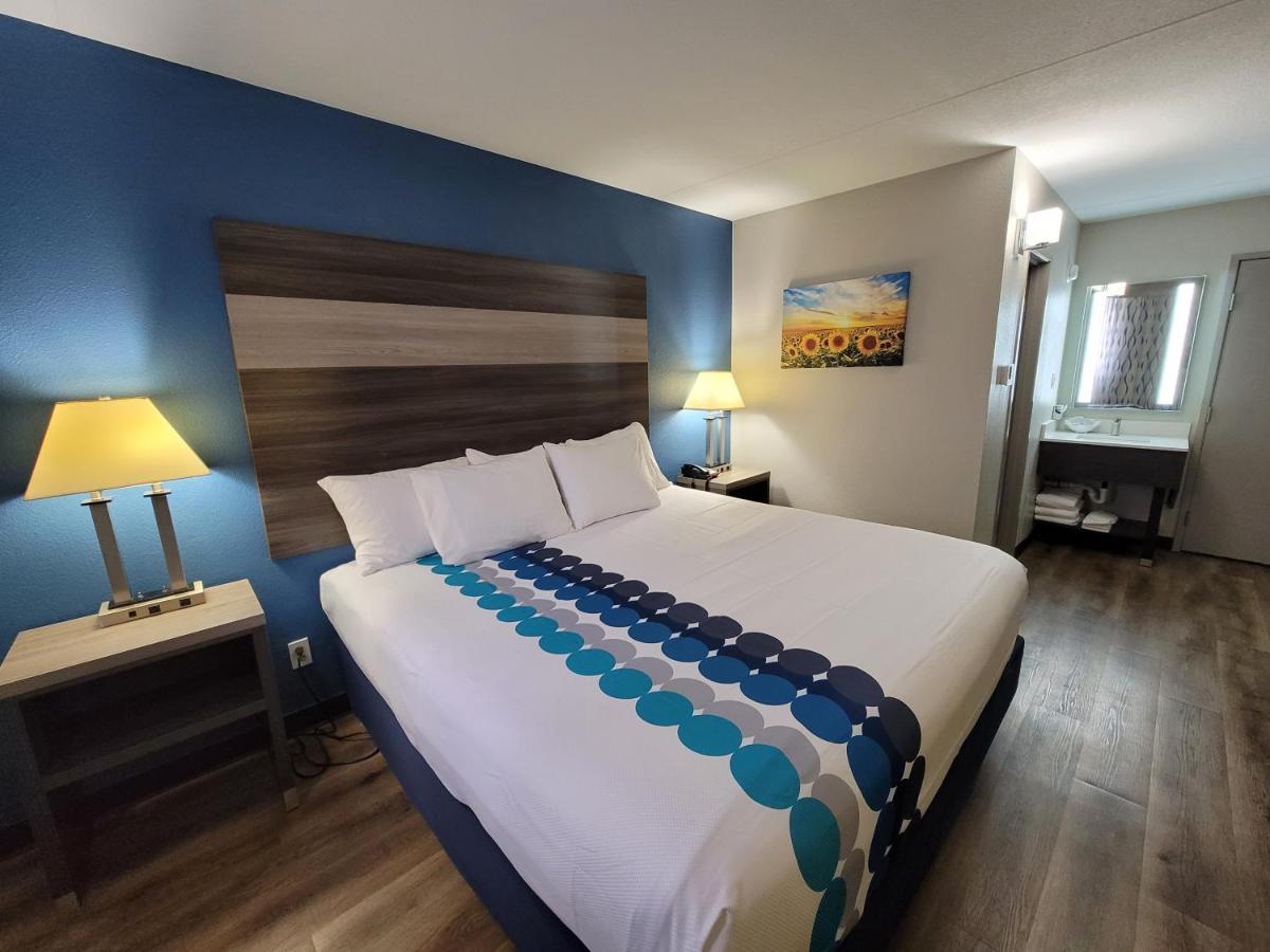 Hotel Wingate By Wyndham Wichita Airport Extérieur photo
