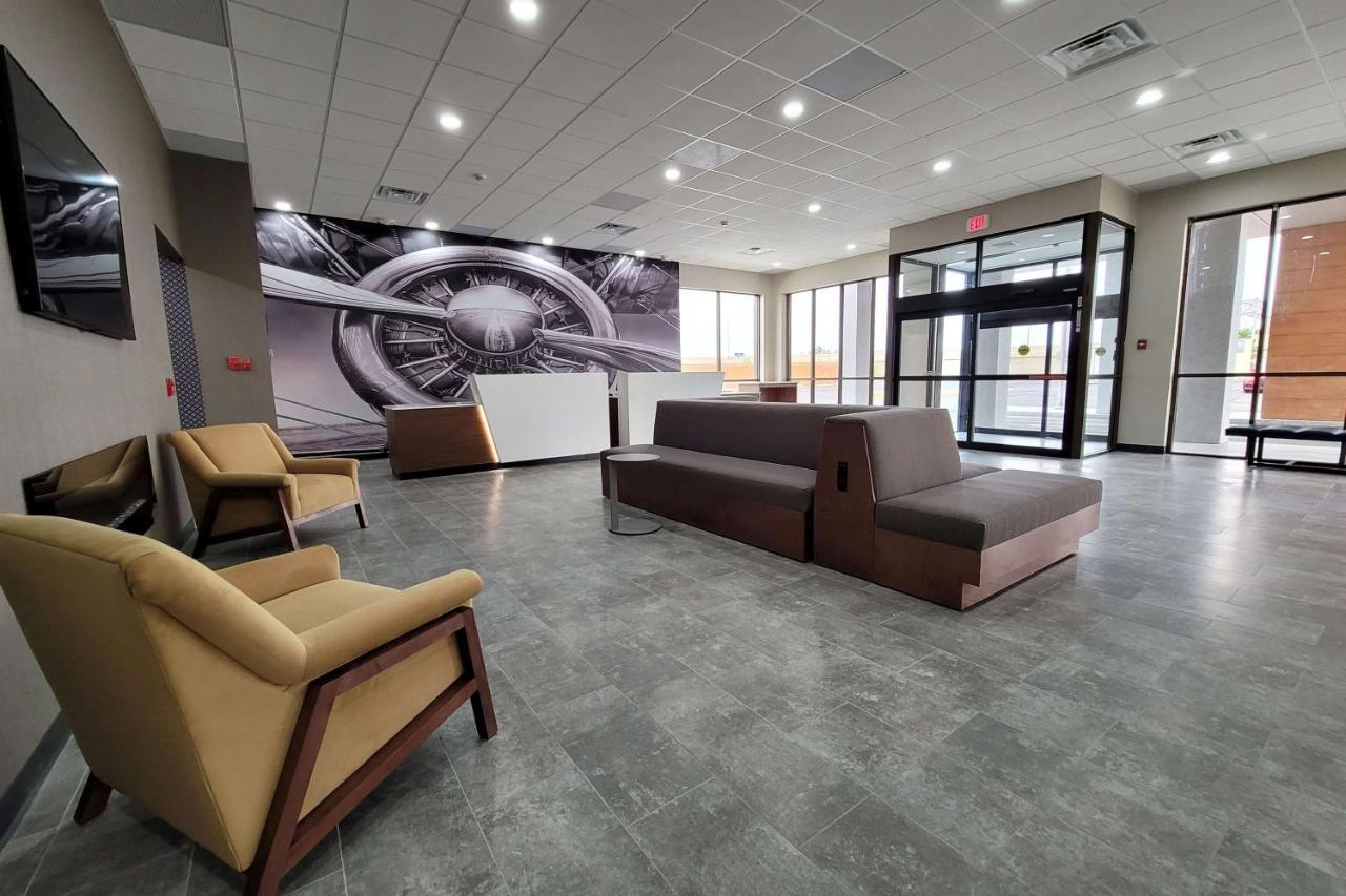 Hotel Wingate By Wyndham Wichita Airport Extérieur photo