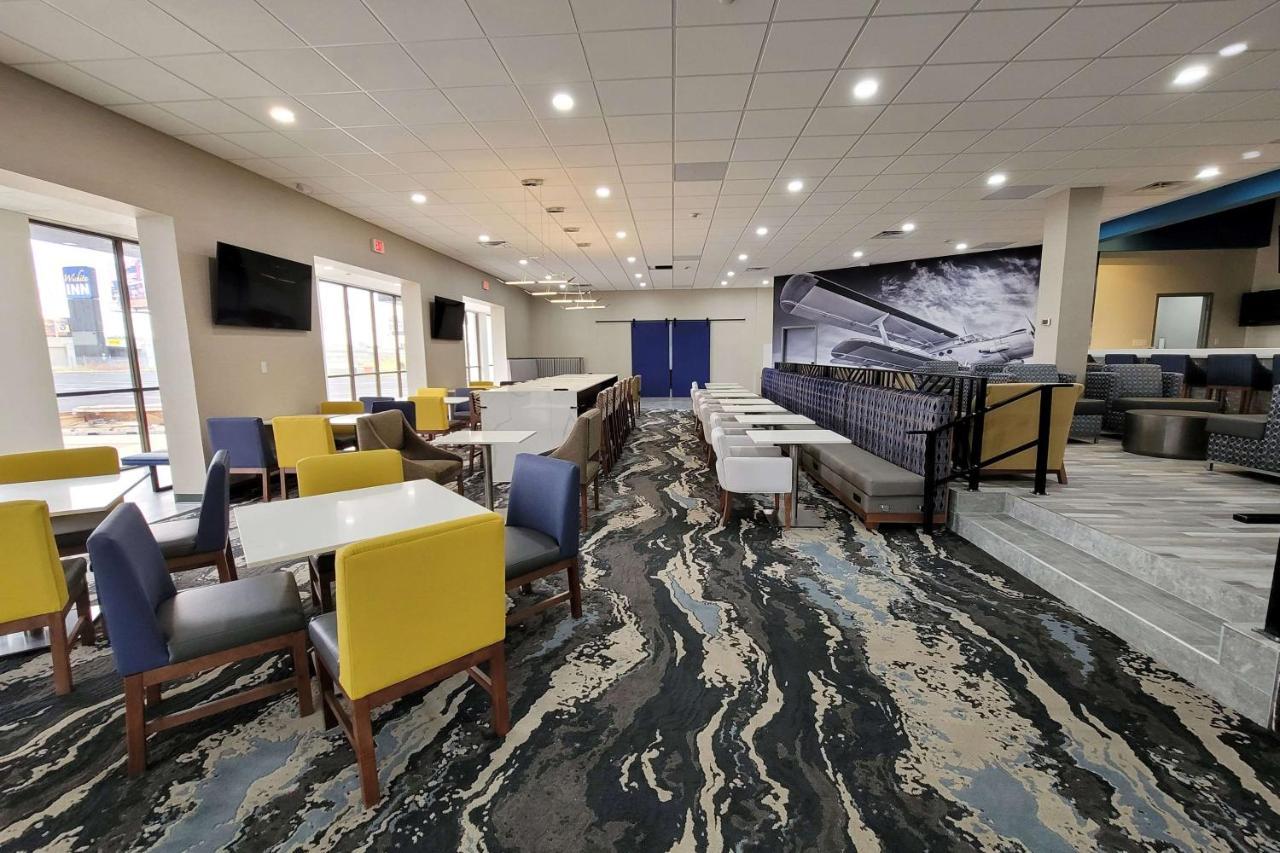 Hotel Wingate By Wyndham Wichita Airport Extérieur photo