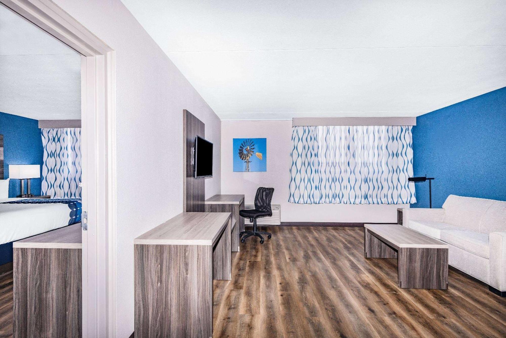 Hotel Wingate By Wyndham Wichita Airport Extérieur photo