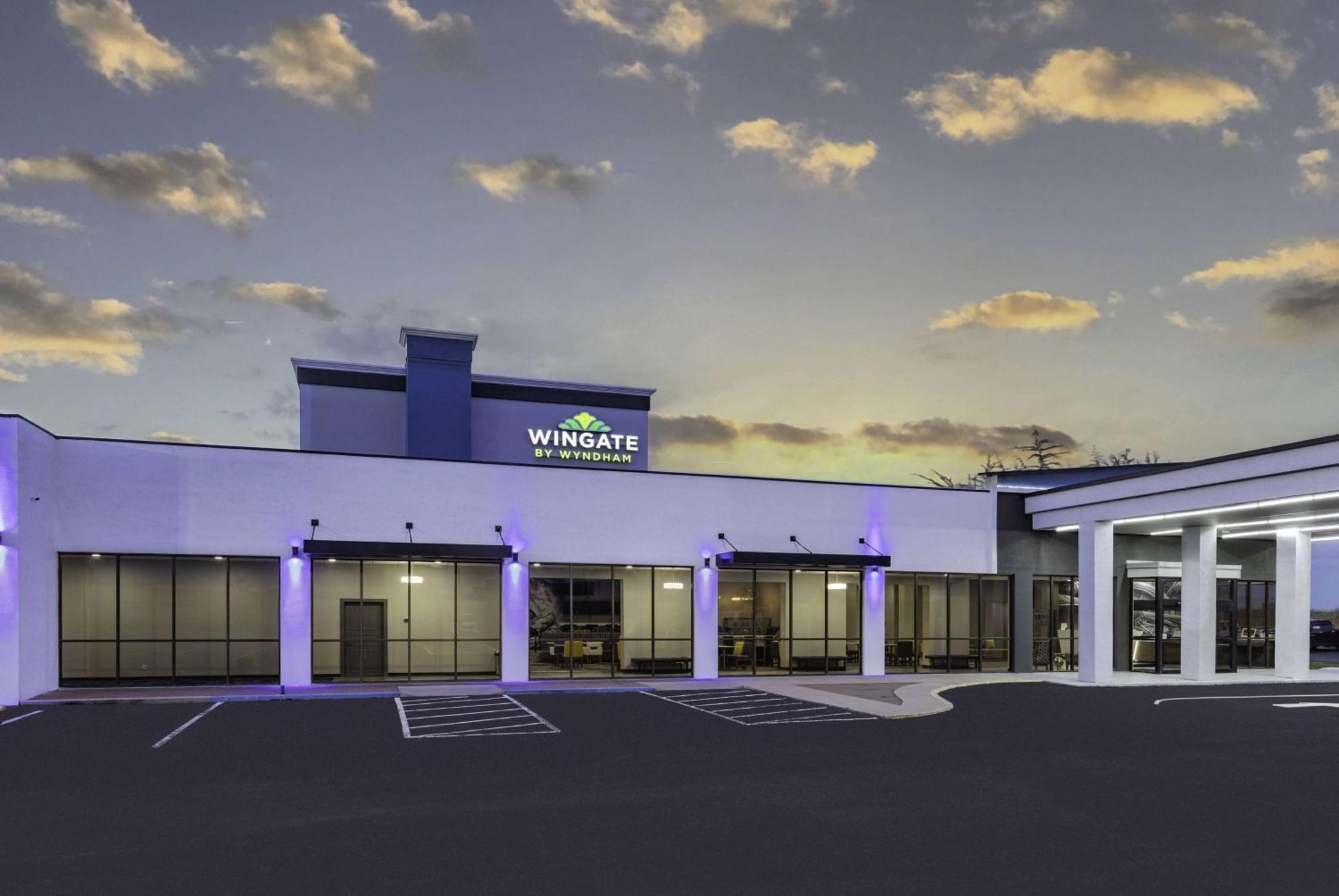 Hotel Wingate By Wyndham Wichita Airport Extérieur photo