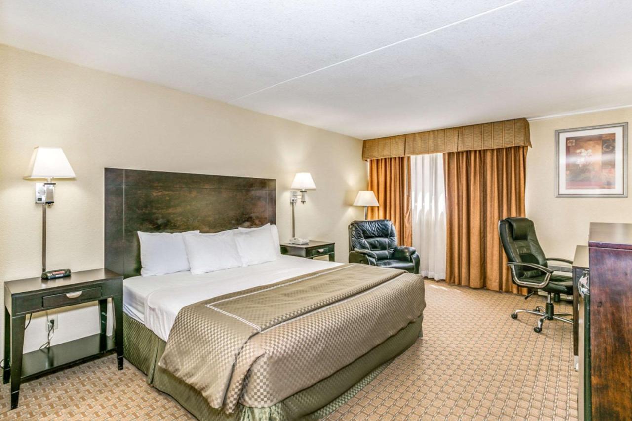 Hotel Wingate By Wyndham Wichita Airport Extérieur photo